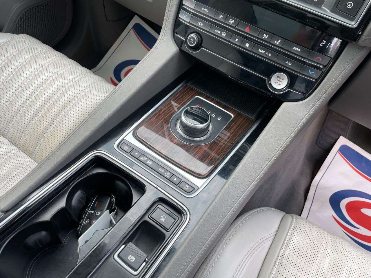 2018 JAGUAR F-PACE 2018 JAGUAR F-PACE