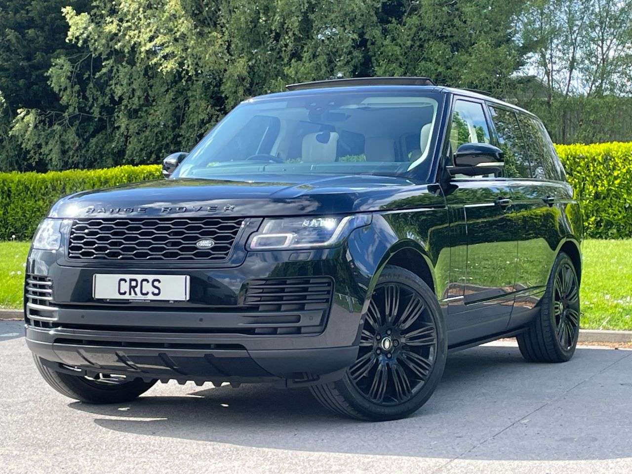 A 2020 LAND ROVER RANGE ROVER 3.0 SD V6 Vogue SUV 5dr Diesel Auto 4WD Euro 6 (s/s) (275 ps) FULL DEALER S A 2020 LAND ROVER RANGE ROVER 3.0 SD V6 Vogue SUV 5dr Diesel Auto 4WD Euro 6 (s/s) (275 ps) FULL DEALER S