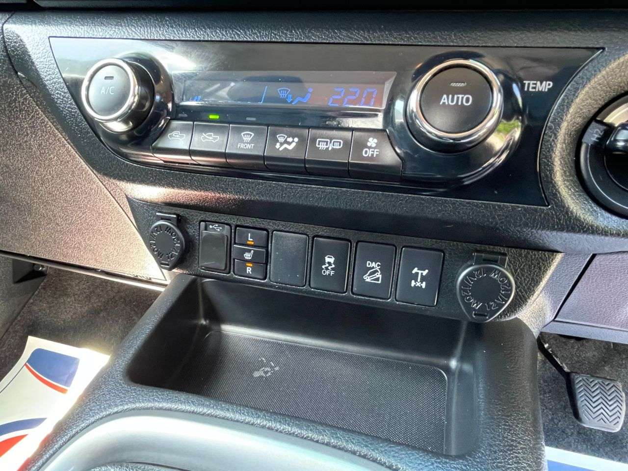 2016 TOYOTA HI-LUX 2016 TOYOTA HI-LUX