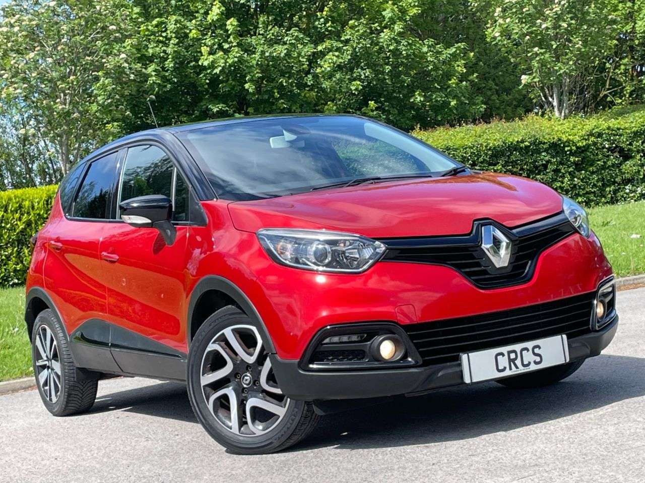 A 2017 RENAULT CAPTUR 0.9 TCe ENERGY Dynamique S Nav SUV 5dr Petrol Manual Euro 6 (s/s) (90 ps) A 2017 RENAULT CAPTUR 0.9 TCe ENERGY Dynamique S Nav SUV 5dr Petrol Manual Euro 6 (s/s) (90 ps)