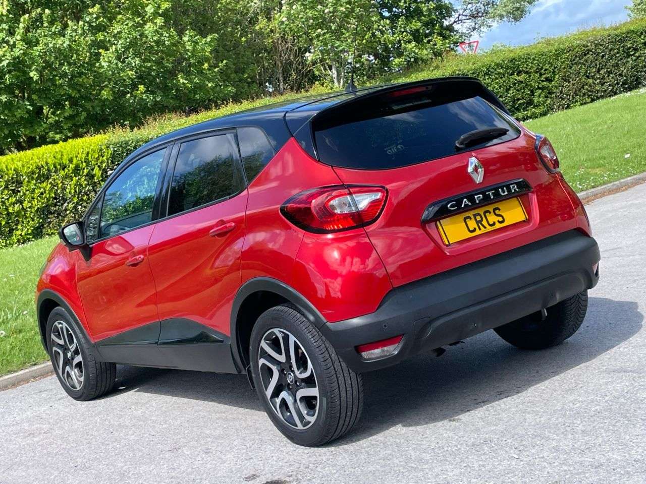 A 2017 RENAULT CAPTUR 0.9 TCe ENERGY Dynamique S Nav SUV 5dr Petrol Manual Euro 6 (s/s) (90 ps) A 2017 RENAULT CAPTUR 0.9 TCe ENERGY Dynamique S Nav SUV 5dr Petrol Manual Euro 6 (s/s) (90 ps)