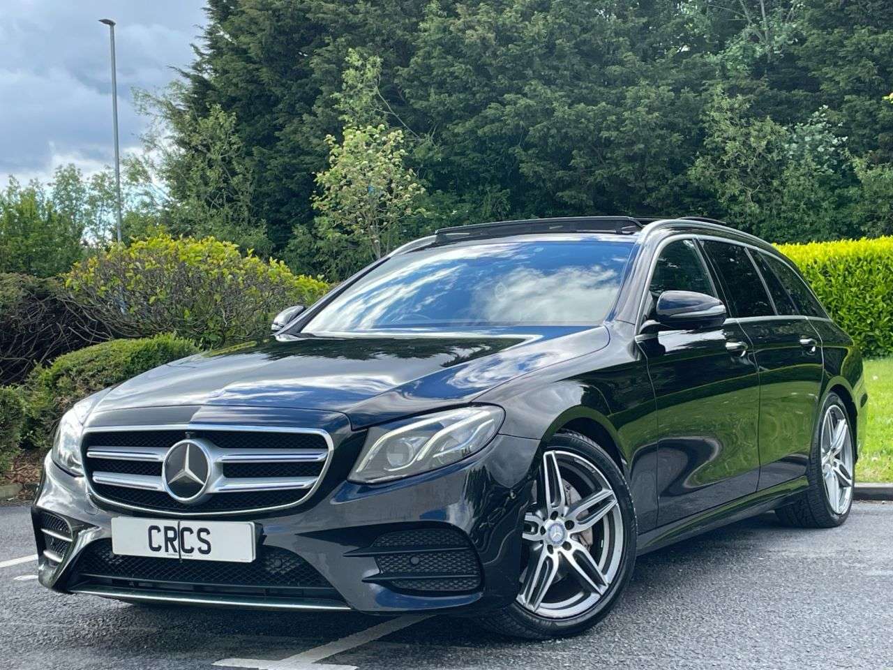 A 2016 MERCEDES-BENZ E-CLASS 2.0 E220d AMG Line (Premium Plus) Estate 5dr Diesel G-Tronic+ Euro 6 (s/s) A 2016 MERCEDES-BENZ E-CLASS 2.0 E220d AMG Line (Premium Plus) Estate 5dr Diesel G-Tronic+ Euro 6 (s/s)