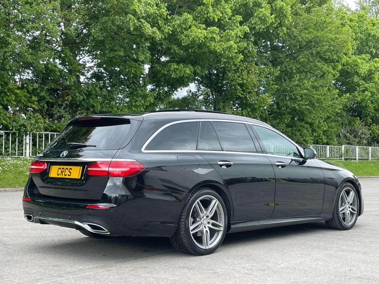 A 2016 MERCEDES-BENZ E-CLASS 2.0 E220d AMG Line (Premium Plus) Estate 5dr Diesel G-Tronic+ Euro 6 (s/s) A 2016 MERCEDES-BENZ E-CLASS 2.0 E220d AMG Line (Premium Plus) Estate 5dr Diesel G-Tronic+ Euro 6 (s/s)