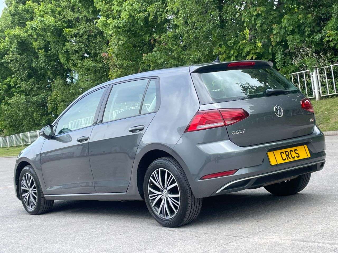 A 2017 VOLKSWAGEN GOLF GOLF SE NAVIGATION SAT NAV + BLUETOOTH A 2017 VOLKSWAGEN GOLF GOLF SE NAVIGATION SAT NAV + BLUETOOTH