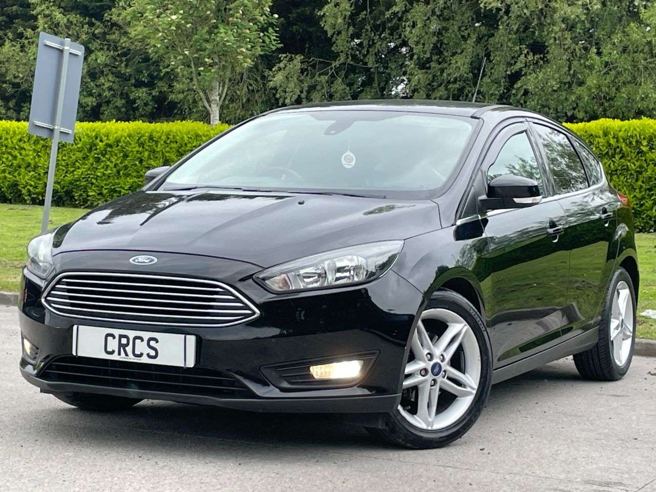 A 2016 FORD FOCUS 1.0T EcoBoost Zetec Hatchback 5dr Petrol Manual Euro 6 (s/s) (125 ps) BLUET A 2016 FORD FOCUS 1.0T EcoBoost Zetec Hatchback 5dr Petrol Manual Euro 6 (s/s) (125 ps) BLUET