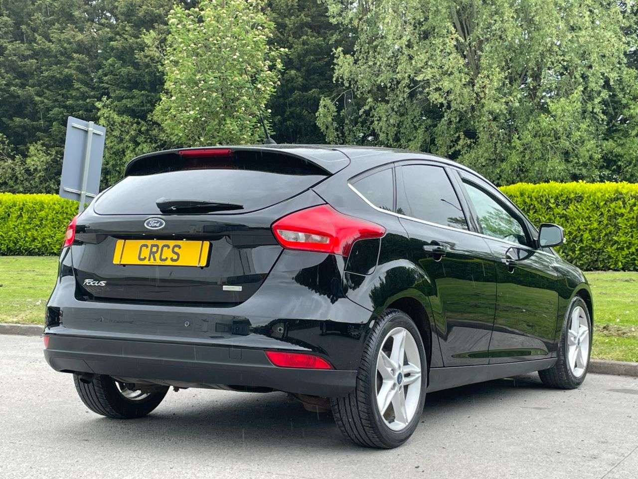 A 2016 FORD FOCUS 1.0T EcoBoost Zetec Hatchback 5dr Petrol Manual Euro 6 (s/s) (125 ps) BLUET A 2016 FORD FOCUS 1.0T EcoBoost Zetec Hatchback 5dr Petrol Manual Euro 6 (s/s) (125 ps) BLUET