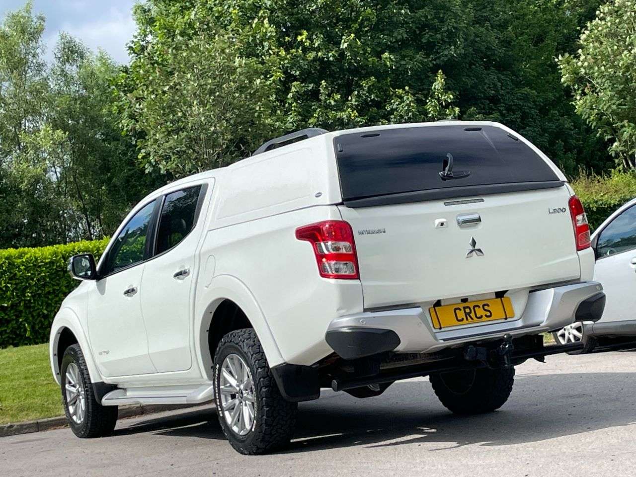 A 2017 MITSUBISHI L200 2.4 DI-D DC Warrior Pickup Double Cab 4dr Diesel Manual 4WD Euro 6 (178 ps) A 2017 MITSUBISHI L200 2.4 DI-D DC Warrior Pickup Double Cab 4dr Diesel Manual 4WD Euro 6 (178 ps)
