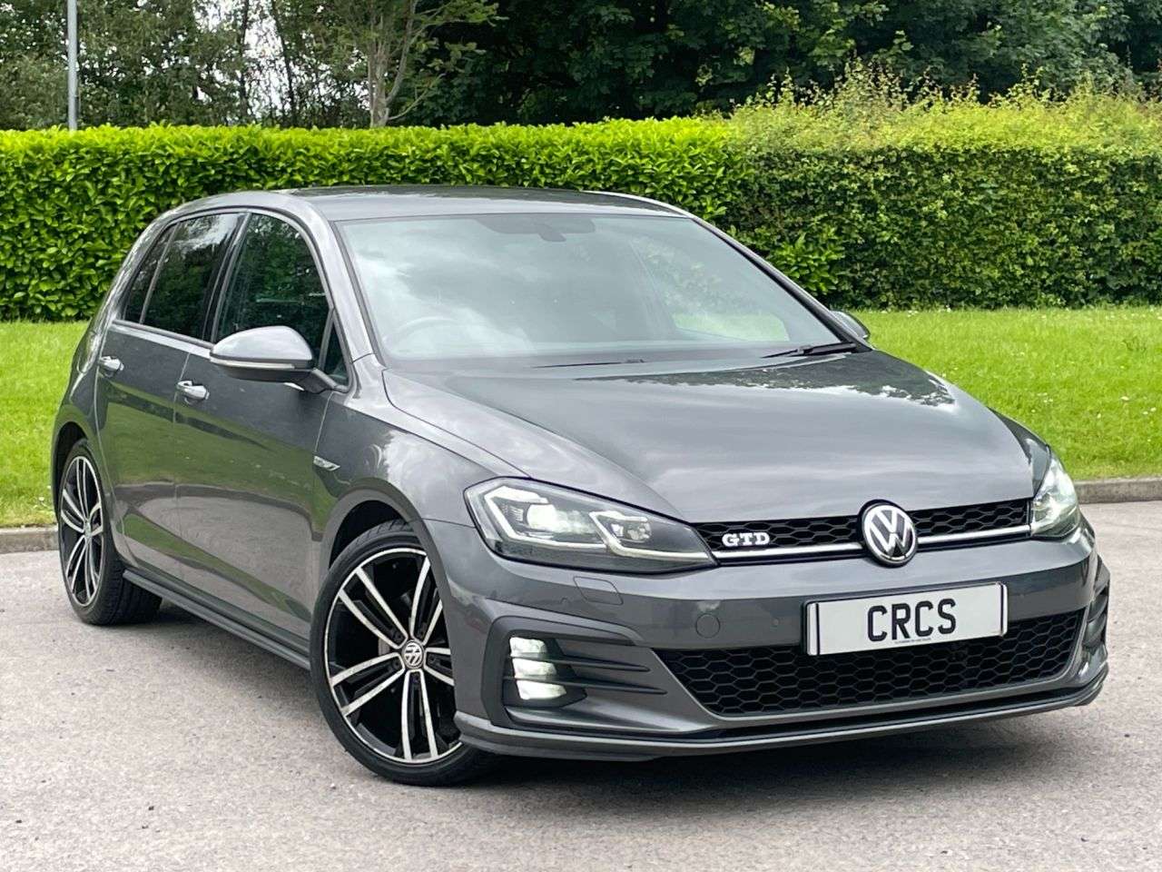 A 2017 VOLKSWAGEN GOLF 2.0 TDI BlueMotion Tech GTD Hatchback 5dr Diesel DSG Euro 6 (s/s) (184 ps) A 2017 VOLKSWAGEN GOLF 2.0 TDI BlueMotion Tech GTD Hatchback 5dr Diesel DSG Euro 6 (s/s) (184 ps)