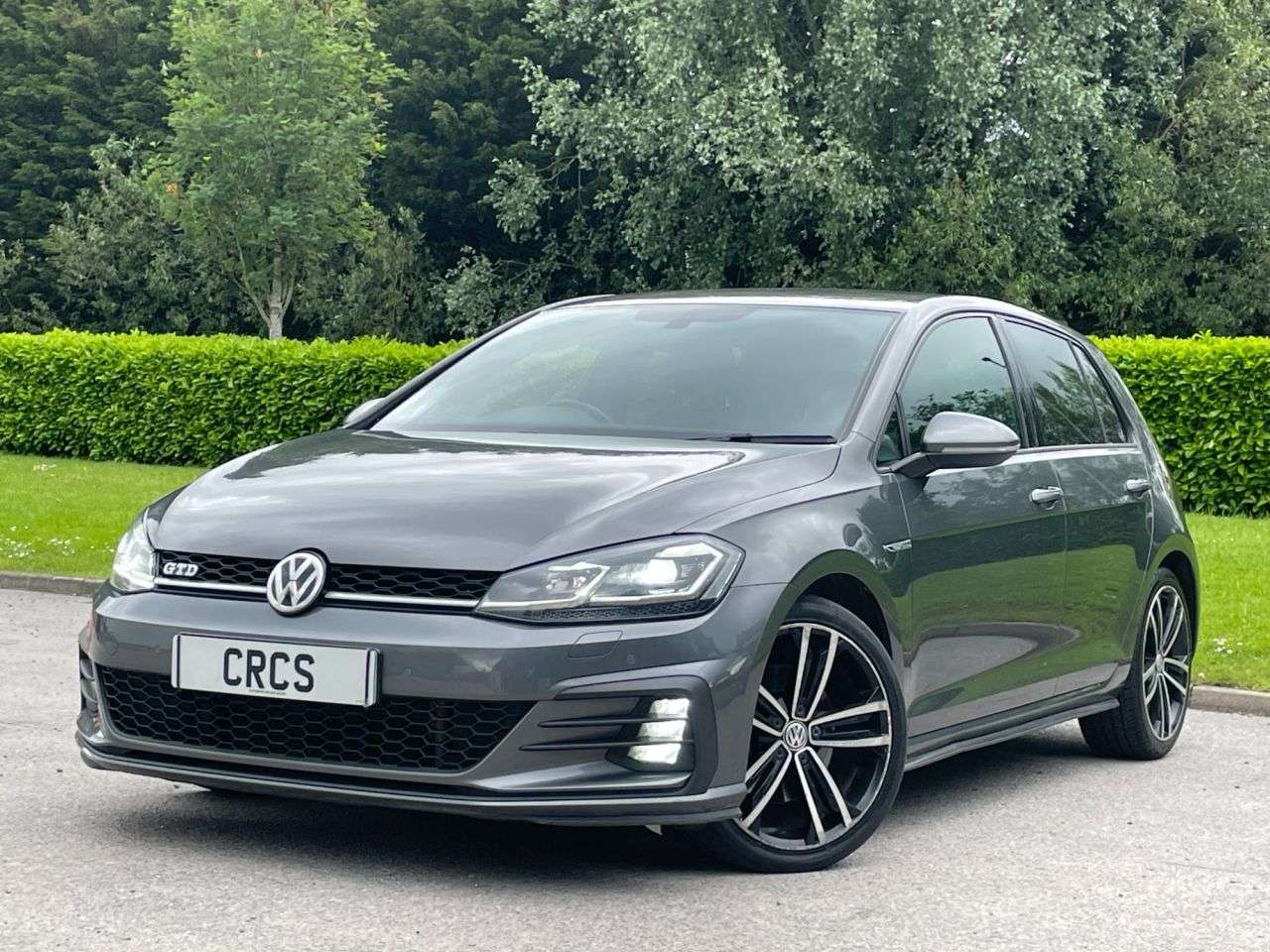 A 2017 VOLKSWAGEN GOLF 2.0 TDI BlueMotion Tech GTD Hatchback 5dr Diesel DSG Euro 6 (s/s) (184 ps) A 2017 VOLKSWAGEN GOLF 2.0 TDI BlueMotion Tech GTD Hatchback 5dr Diesel DSG Euro 6 (s/s) (184 ps)
