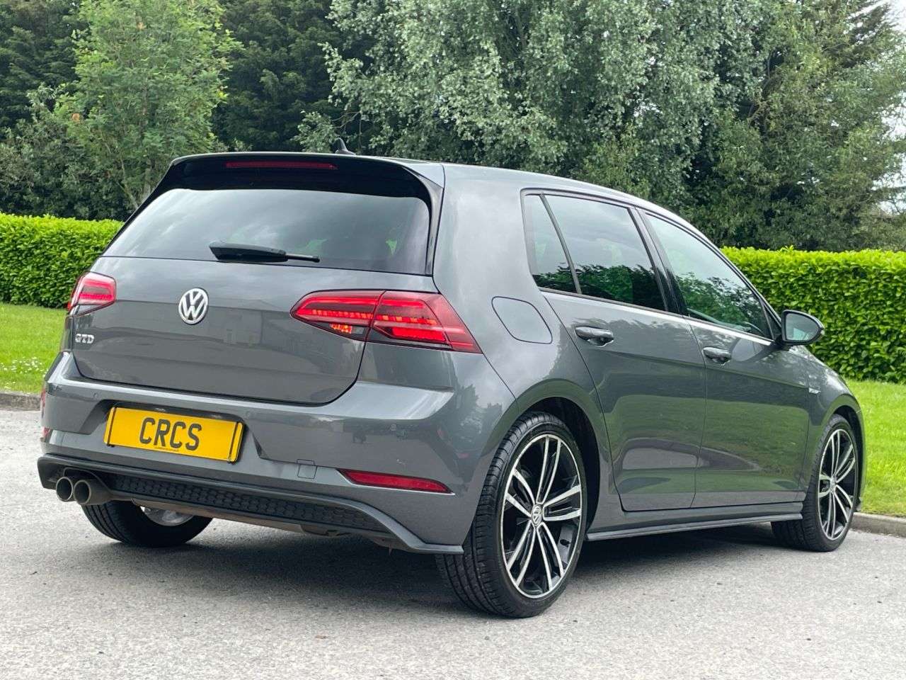 A 2017 VOLKSWAGEN GOLF 2.0 TDI BlueMotion Tech GTD Hatchback 5dr Diesel DSG Euro 6 (s/s) (184 ps) A 2017 VOLKSWAGEN GOLF 2.0 TDI BlueMotion Tech GTD Hatchback 5dr Diesel DSG Euro 6 (s/s) (184 ps)