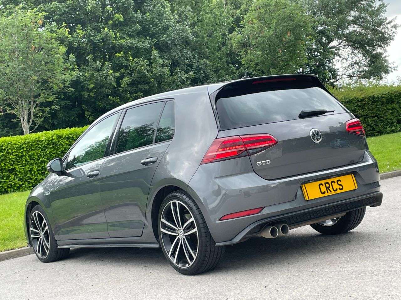 A 2017 VOLKSWAGEN GOLF 2.0 TDI BlueMotion Tech GTD Hatchback 5dr Diesel DSG Euro 6 (s/s) (184 ps) A 2017 VOLKSWAGEN GOLF 2.0 TDI BlueMotion Tech GTD Hatchback 5dr Diesel DSG Euro 6 (s/s) (184 ps)