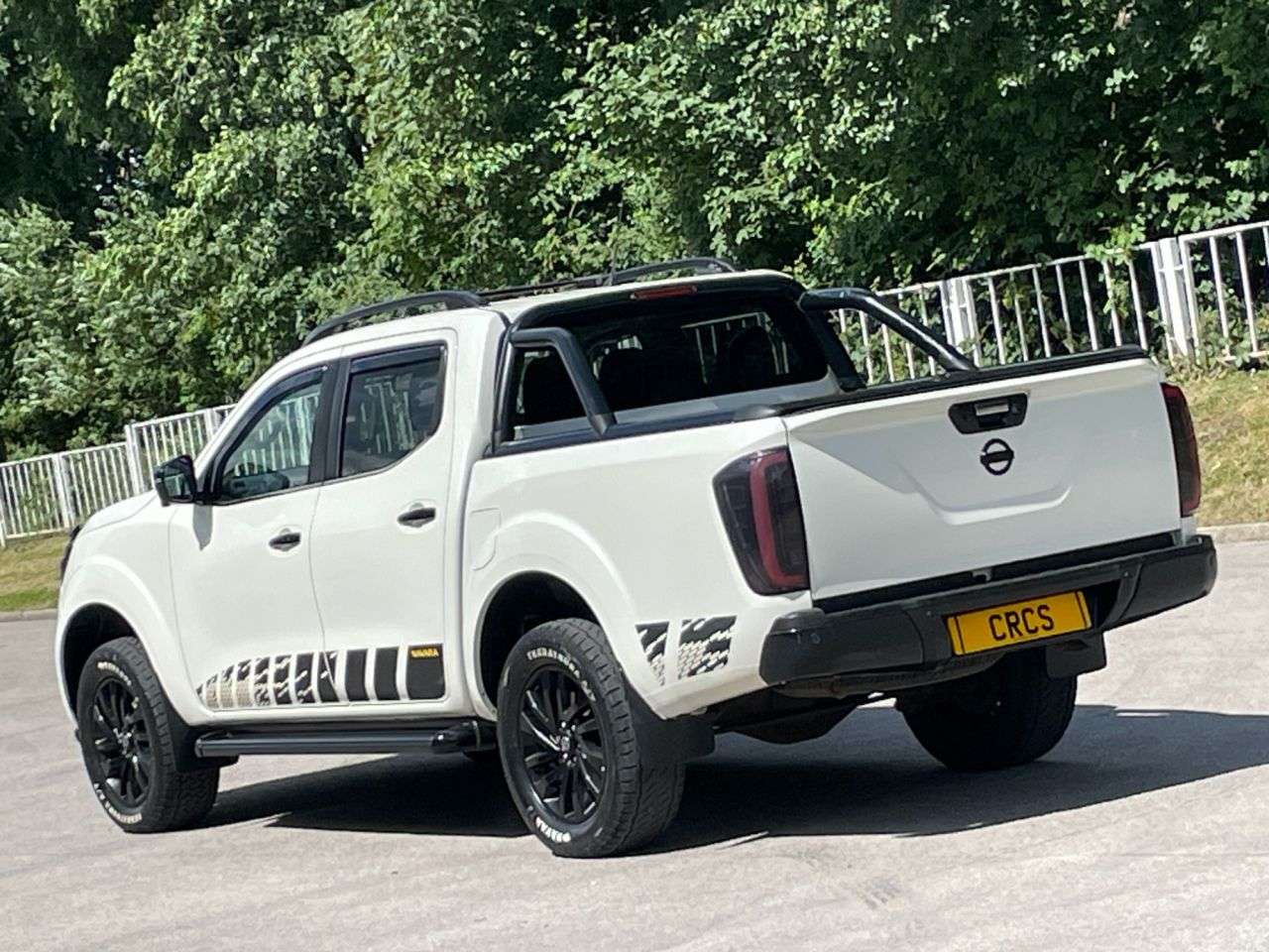 A 2018 NISSAN NAVARA 2.3 dCi N-Guard Pickup Double Cab 4dr Diesel Auto 4WD Euro 6 (190 ps) ** NO A 2018 NISSAN NAVARA 2.3 dCi N-Guard Pickup Double Cab 4dr Diesel Auto 4WD Euro 6 (190 ps) ** NO