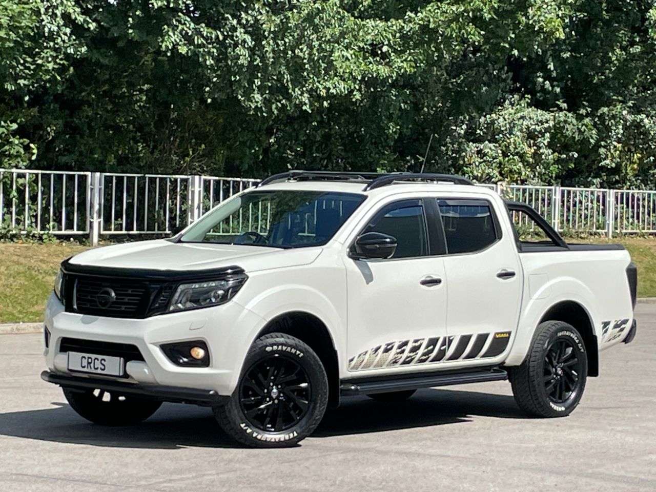 A 2018 NISSAN NAVARA 2.3 dCi N-Guard Pickup Double Cab 4dr Diesel Auto 4WD Euro 6 (190 ps) ** NO A 2018 NISSAN NAVARA 2.3 dCi N-Guard Pickup Double Cab 4dr Diesel Auto 4WD Euro 6 (190 ps) ** NO
