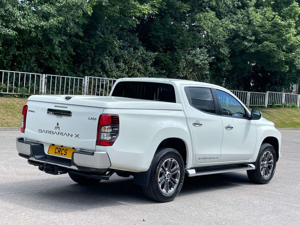 A 2019 MITSUBISHI L200 2.2 DI-D DC Barbarian X Pickup Double Cab 4dr Diesel Auto 4WD Euro 6 (s/s) A 2019 MITSUBISHI L200 2.2 DI-D DC Barbarian X Pickup Double Cab 4dr Diesel Auto 4WD Euro 6 (s/s)