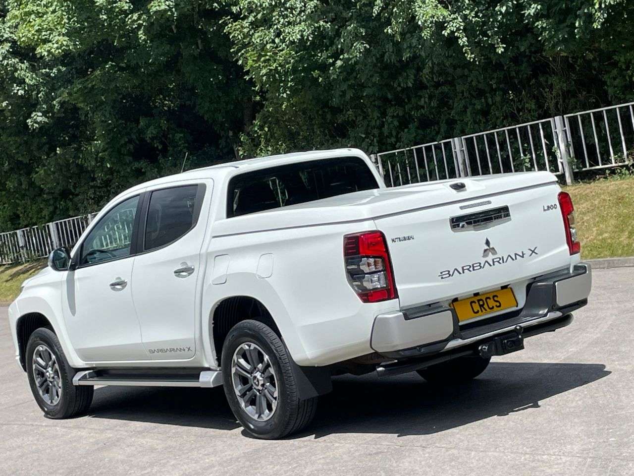 A 2019 MITSUBISHI L200 2.2 DI-D DC Barbarian X Pickup Double Cab 4dr Diesel Auto 4WD Euro 6 (s/s) A 2019 MITSUBISHI L200 2.2 DI-D DC Barbarian X Pickup Double Cab 4dr Diesel Auto 4WD Euro 6 (s/s)
