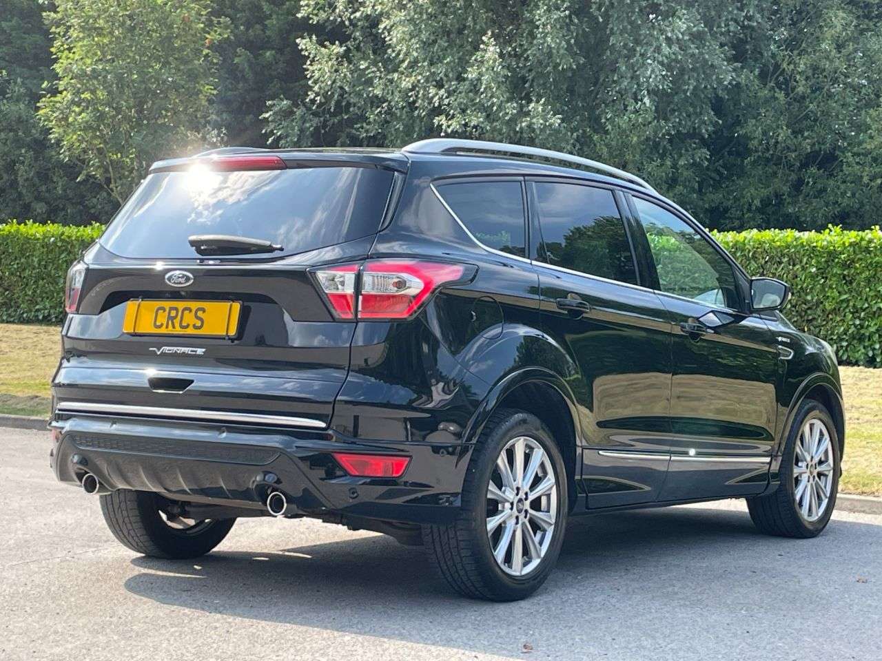 A 2019 FORD KUGA 2.0 TDCi Vignale SUV 5dr Diesel Manual Euro 6 (s/s) (150 ps) SAT NAV + REVE A 2019 FORD KUGA 2.0 TDCi Vignale SUV 5dr Diesel Manual Euro 6 (s/s) (150 ps) SAT NAV + REVE