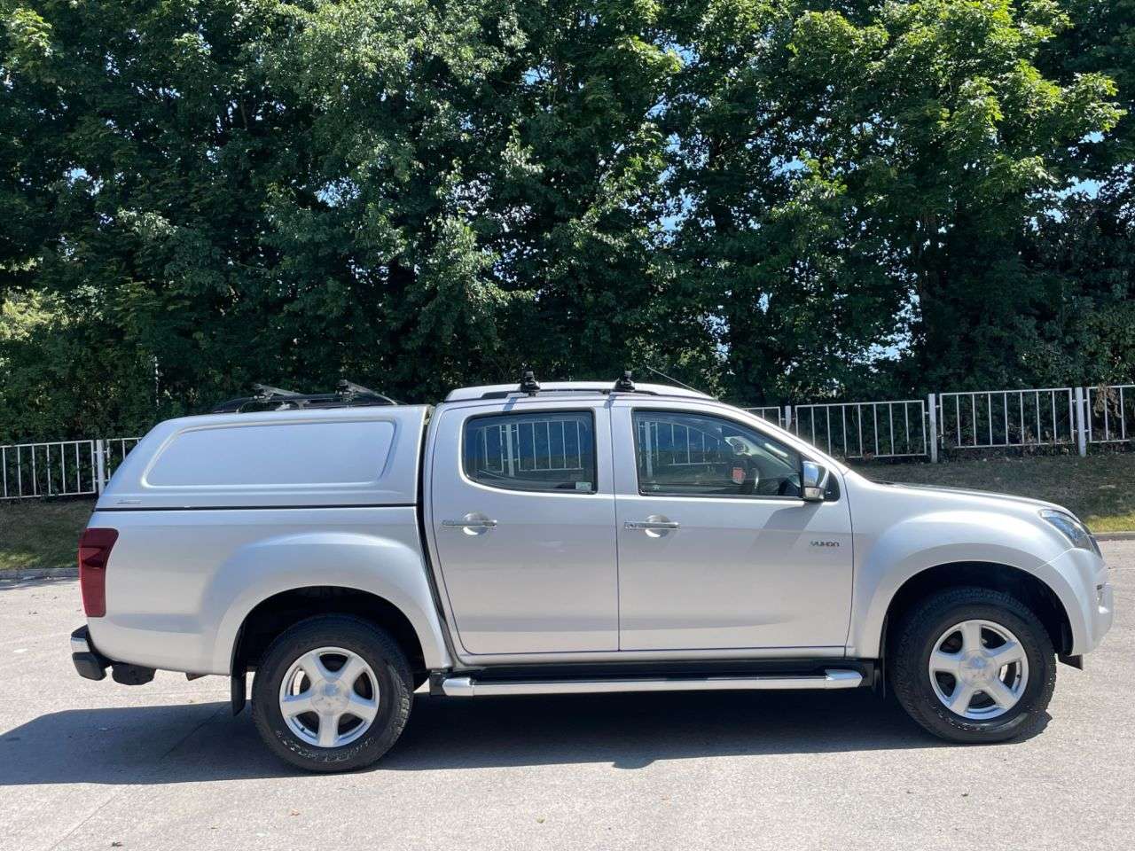2016 ISUZU D-MAX 2016 ISUZU D-MAX