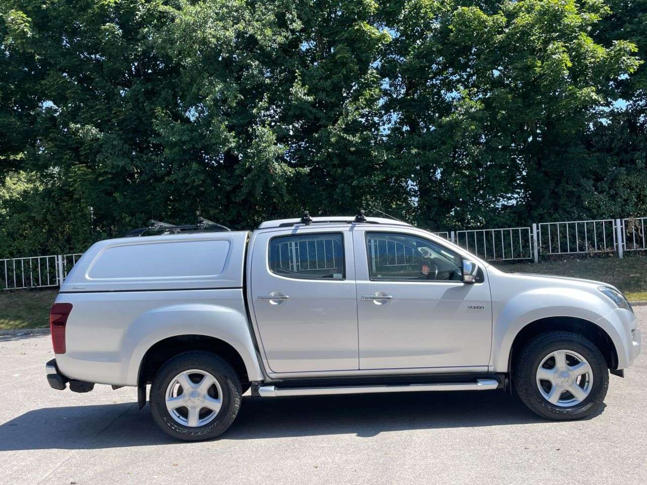 2016 ISUZU D-MAX 2016 ISUZU D-MAX