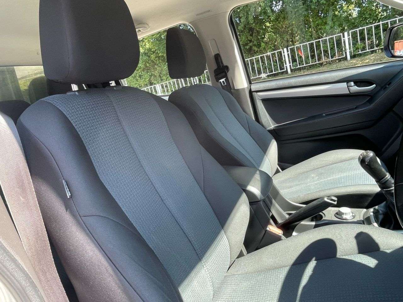 2016 ISUZU D-MAX 2016 ISUZU D-MAX