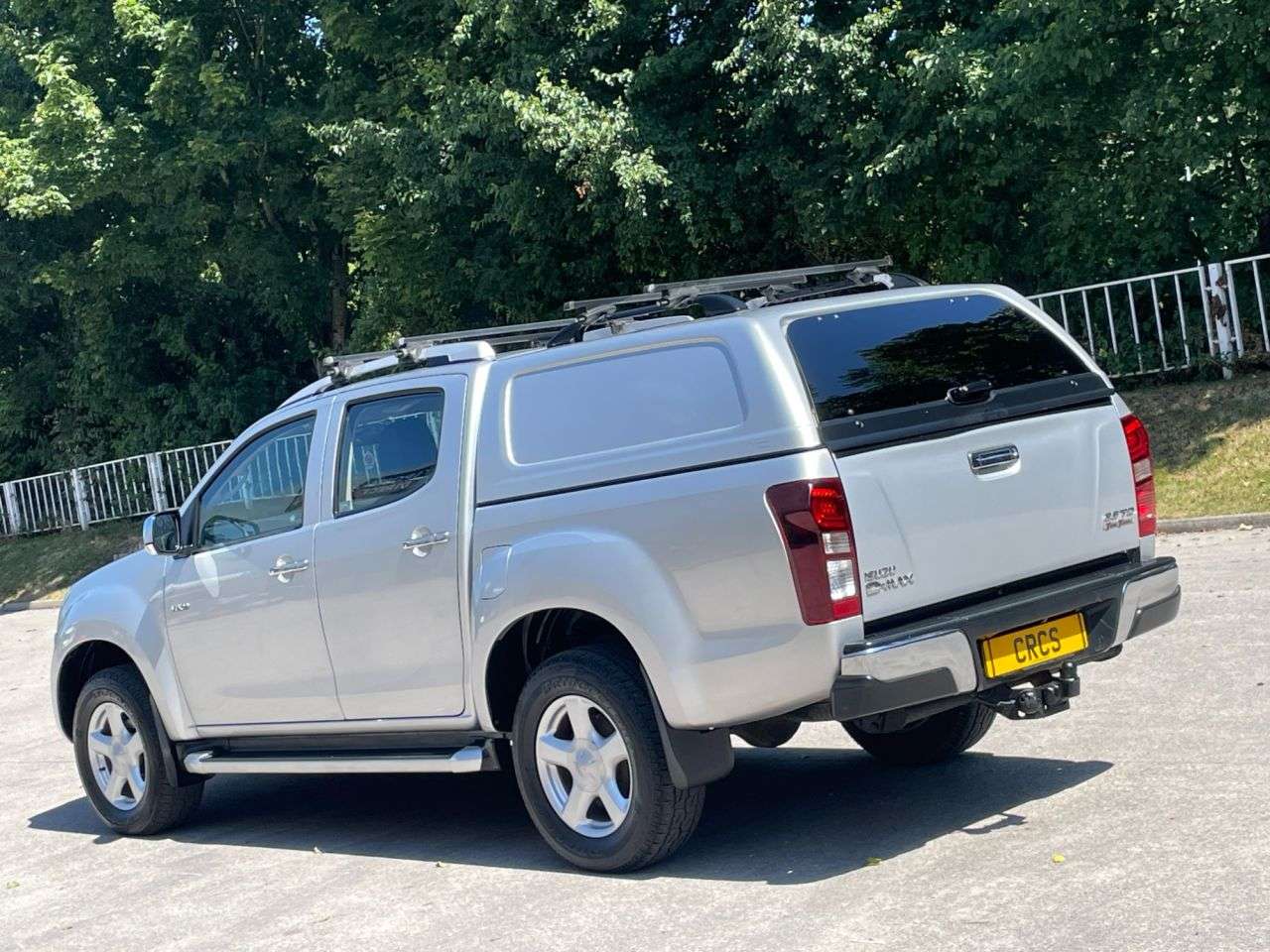 A 2016 ISUZU D-MAX 2.5 TD Yukon Pickup 4dr Diesel Manual 4x4 (192 g/km, 161 bhp) PRICE 10415+V A 2016 ISUZU D-MAX 2.5 TD Yukon Pickup 4dr Diesel Manual 4x4 (192 g/km, 161 bhp) PRICE 10415+V