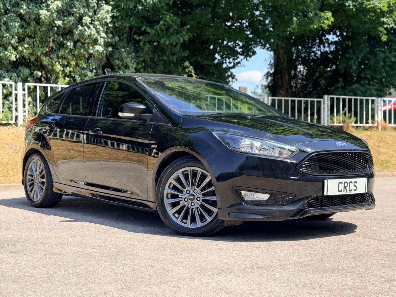 A 2017 FORD FOCUS 1.0T EcoBoost ST-Line Hatchback 5dr Petrol Manual Euro 6 (s/s) (125 ps) A 2017 FORD FOCUS 1.0T EcoBoost ST-Line Hatchback 5dr Petrol Manual Euro 6 (s/s) (125 ps)