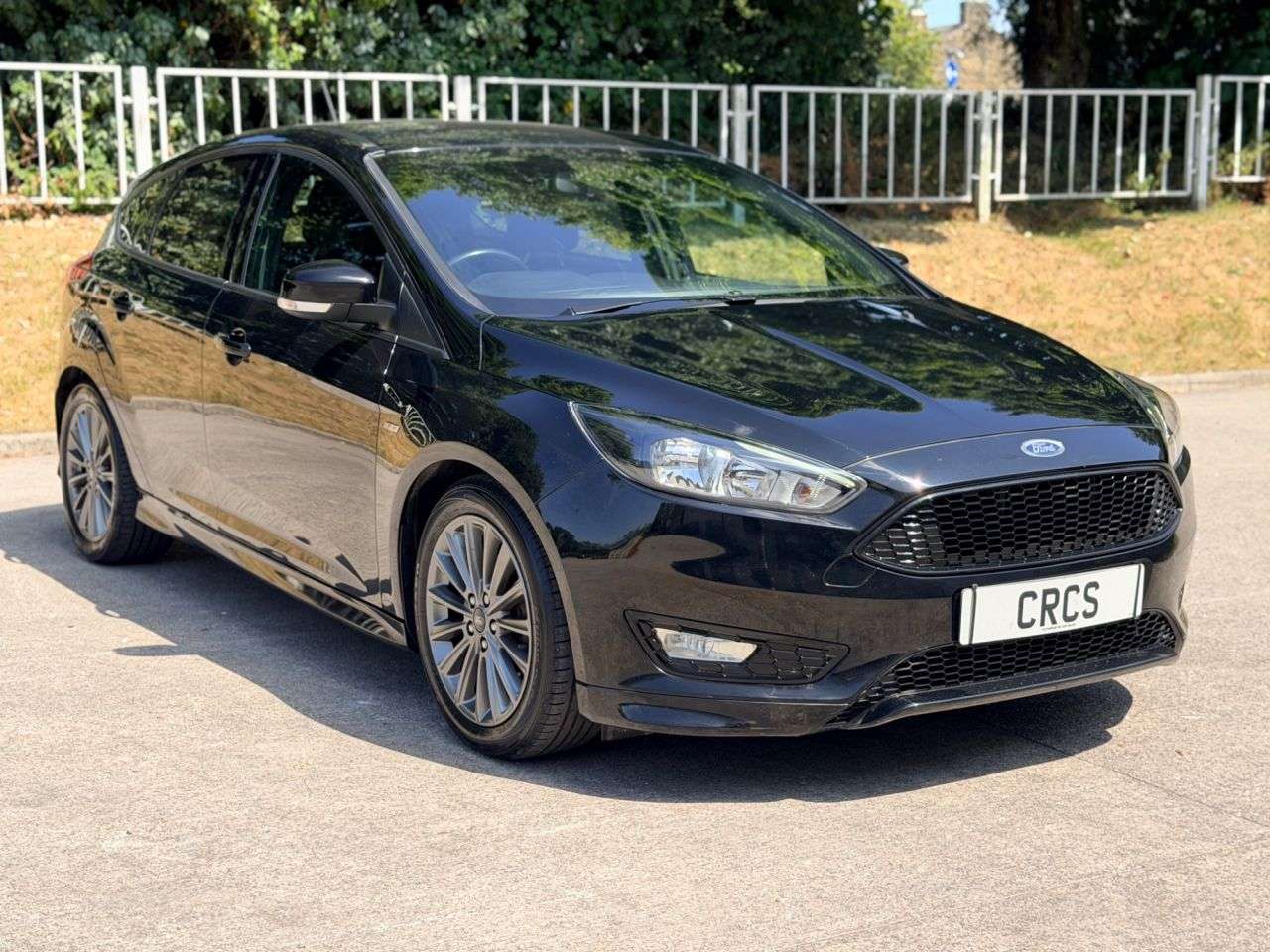 A 2017 FORD FOCUS 1.0T EcoBoost ST-Line Hatchback 5dr Petrol Manual Euro 6 (s/s) (125 ps) A 2017 FORD FOCUS 1.0T EcoBoost ST-Line Hatchback 5dr Petrol Manual Euro 6 (s/s) (125 ps)