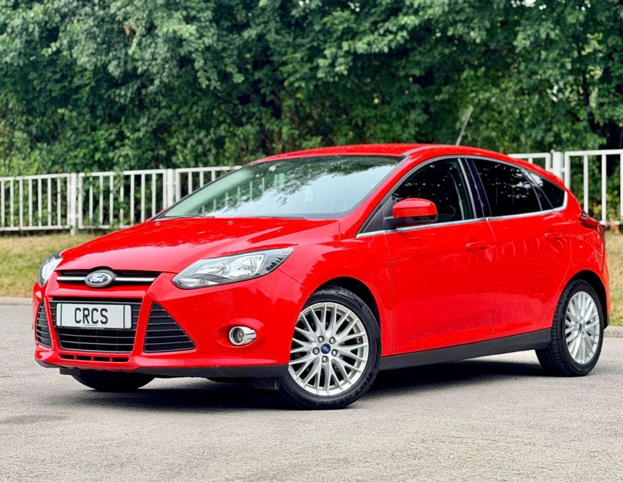 A 2014 FORD FOCUS 1.0T EcoBoost Zetec Hatchback 5dr Petrol Manual Euro 5 (s/s) (100 ps) BLUET A 2014 FORD FOCUS 1.0T EcoBoost Zetec Hatchback 5dr Petrol Manual Euro 5 (s/s) (100 ps) BLUET