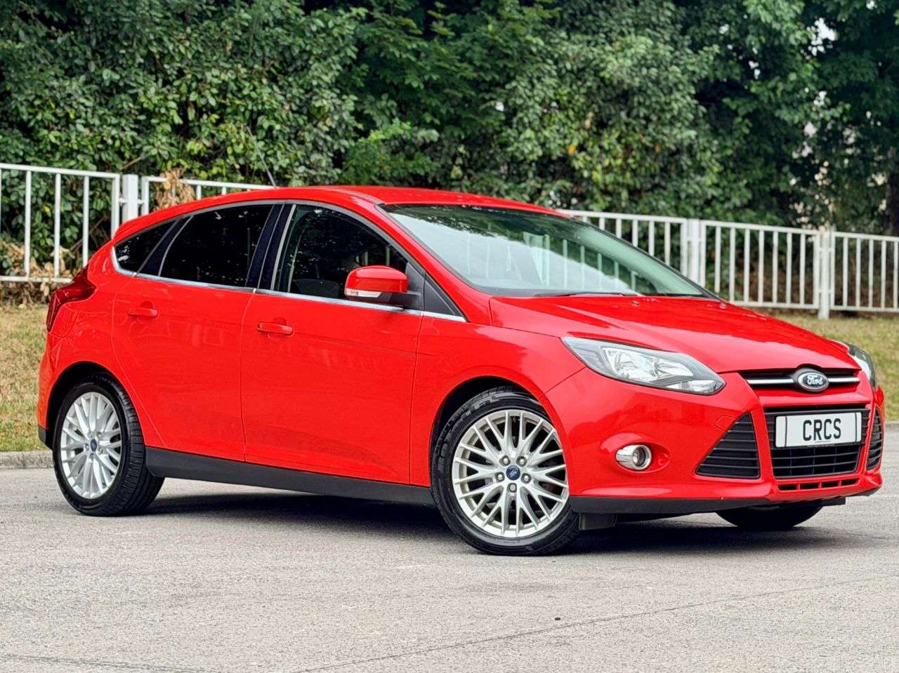 A 2014 FORD FOCUS 1.0T EcoBoost Zetec Hatchback 5dr Petrol Manual Euro 5 (s/s) (100 ps) BLUET A 2014 FORD FOCUS 1.0T EcoBoost Zetec Hatchback 5dr Petrol Manual Euro 5 (s/s) (100 ps) BLUET