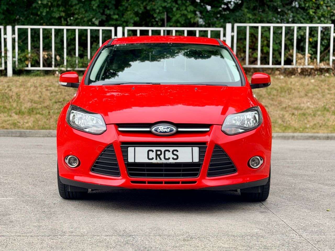 A 2014 FORD FOCUS 1.0T EcoBoost Zetec Hatchback 5dr Petrol Manual Euro 5 (s/s) (100 ps) BLUET A 2014 FORD FOCUS 1.0T EcoBoost Zetec Hatchback 5dr Petrol Manual Euro 5 (s/s) (100 ps) BLUET