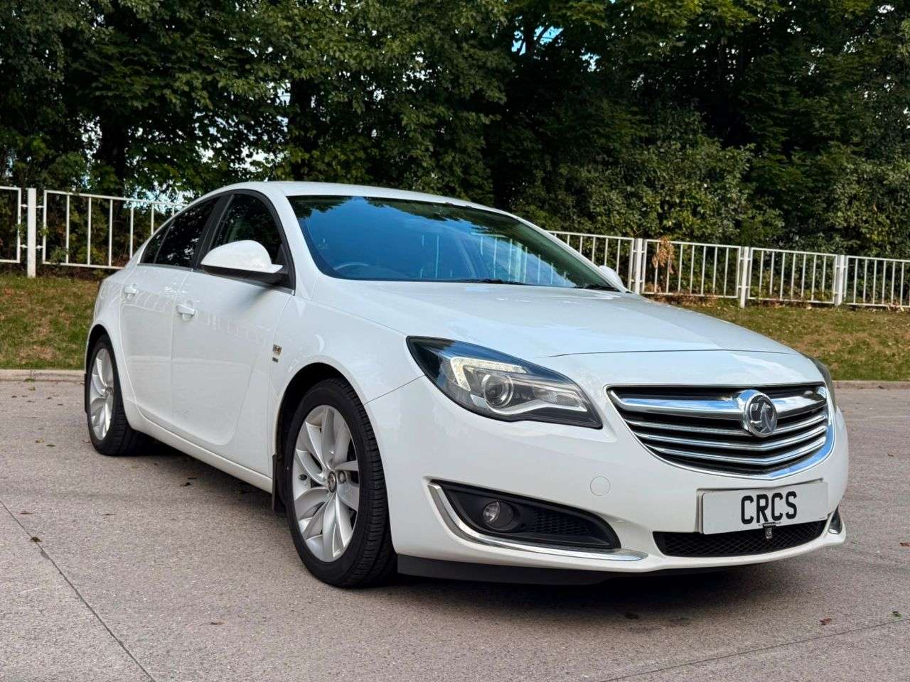 A 2014 VAUXHALL INSIGNIA 2.0 CDTi ecoFLEX SRi Hatchback 5dr Diesel Manual Euro 5 (s/s) (140 ps) A 2014 VAUXHALL INSIGNIA 2.0 CDTi ecoFLEX SRi Hatchback 5dr Diesel Manual Euro 5 (s/s) (140 ps)