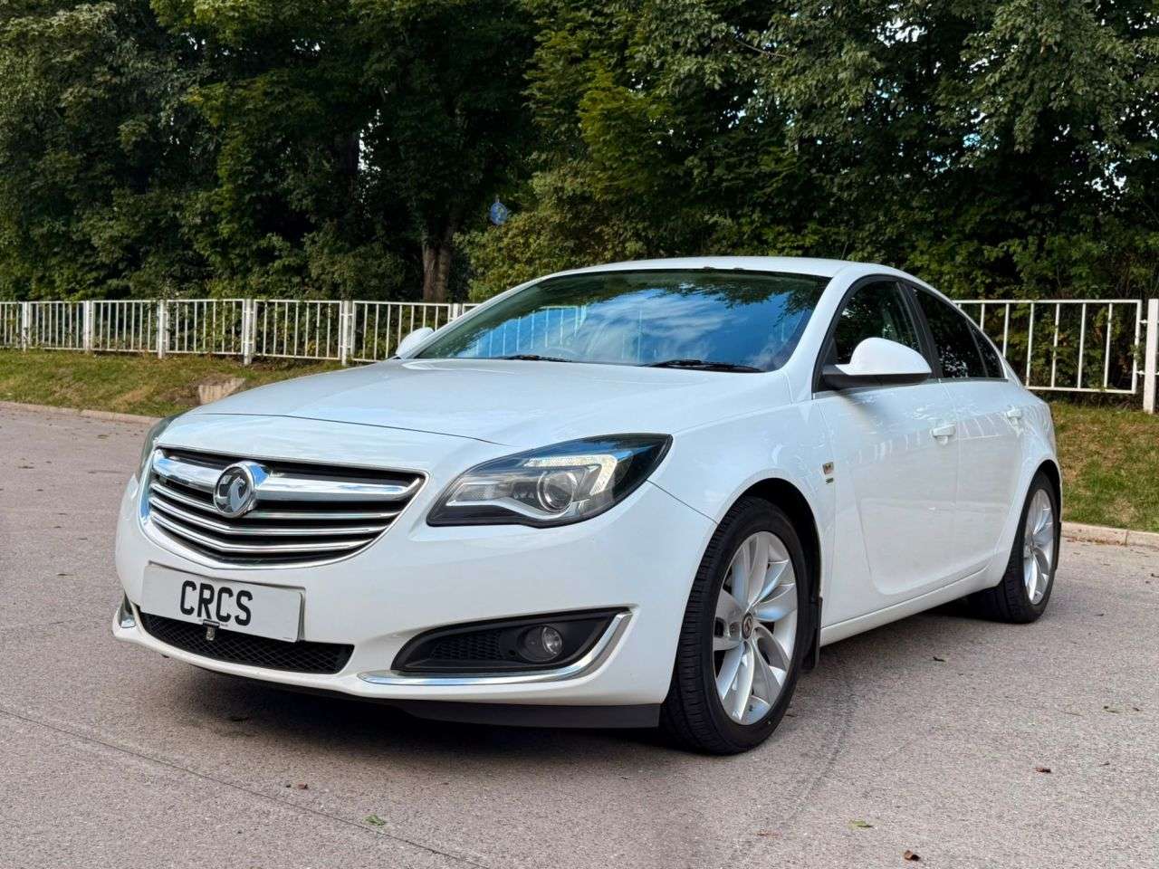 A 2014 VAUXHALL INSIGNIA 2.0 CDTi ecoFLEX SRi Hatchback 5dr Diesel Manual Euro 5 (s/s) (140 ps) A 2014 VAUXHALL INSIGNIA 2.0 CDTi ecoFLEX SRi Hatchback 5dr Diesel Manual Euro 5 (s/s) (140 ps)