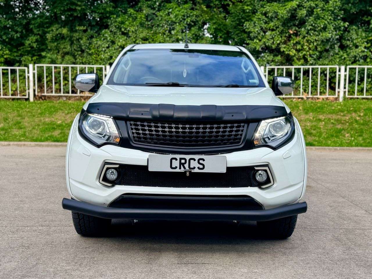 A 2016 MITSUBISHI L200 2.4 DI-D DC Barbarian Pickup Double Cab 4dr Diesel Auto 4WD Euro 6 (178 ps) A 2016 MITSUBISHI L200 2.4 DI-D DC Barbarian Pickup Double Cab 4dr Diesel Auto 4WD Euro 6 (178 ps)