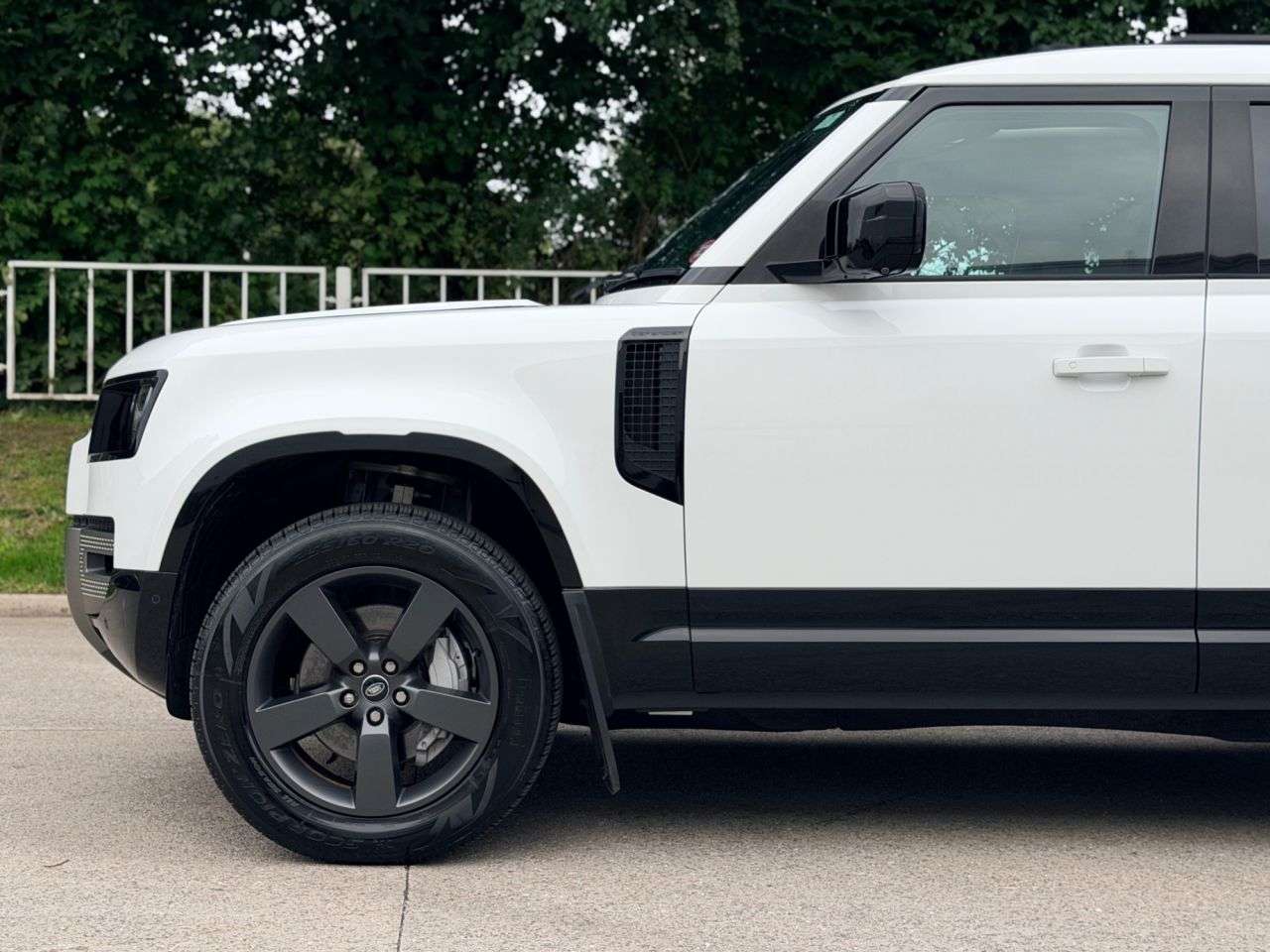 2024 LAND ROVER DEFENDER 110 2024 LAND ROVER DEFENDER 110