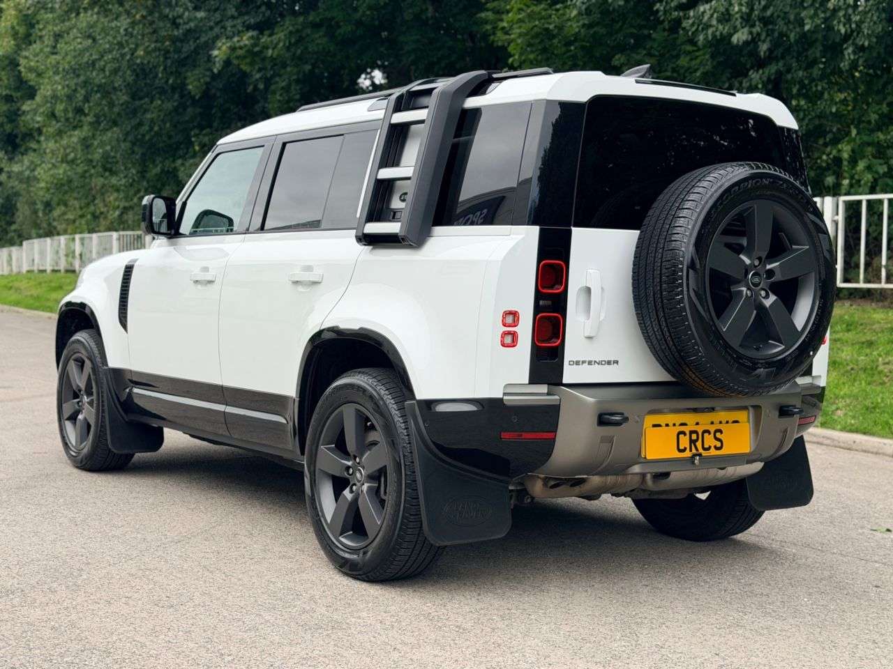 2024 LAND ROVER DEFENDER 110 2024 LAND ROVER DEFENDER 110