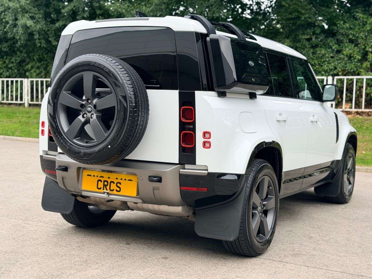 2024 LAND ROVER DEFENDER 110 2024 LAND ROVER DEFENDER 110