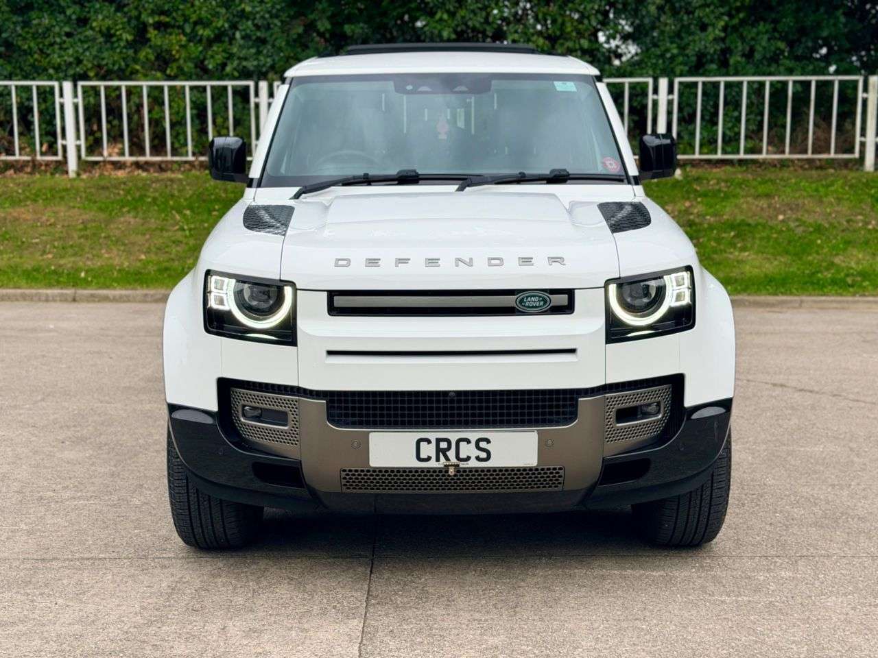 A 2024 LAND ROVER DEFENDER 110 3.0 D300 MHEV X-Dynamic HSE SUV 5dr Diesel Auto 4WD Euro 6 (s/s) (300 ps) 1 A 2024 LAND ROVER DEFENDER 110 3.0 D300 MHEV X-Dynamic HSE SUV 5dr Diesel Auto 4WD Euro 6 (s/s) (300 ps) 1