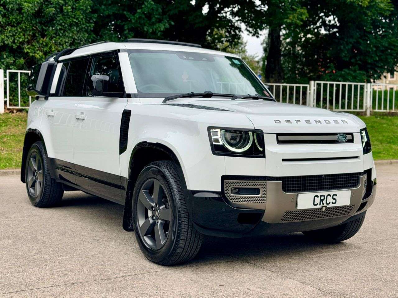 A 2024 LAND ROVER DEFENDER 110 3.0 D300 MHEV X-Dynamic HSE SUV 5dr Diesel Auto 4WD Euro 6 (s/s) (300 ps) 1 A 2024 LAND ROVER DEFENDER 110 3.0 D300 MHEV X-Dynamic HSE SUV 5dr Diesel Auto 4WD Euro 6 (s/s) (300 ps) 1
