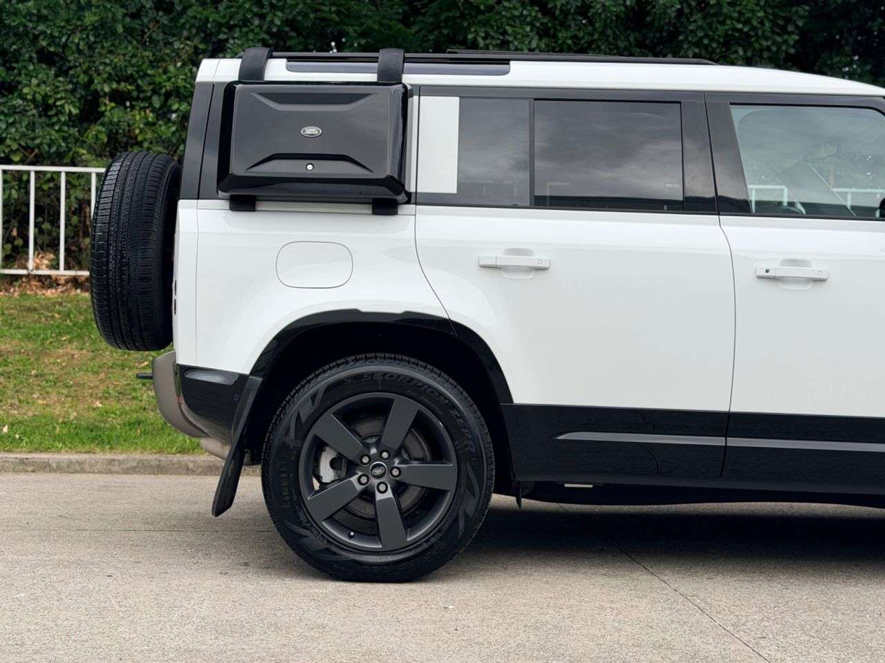 2024 LAND ROVER DEFENDER 110 2024 LAND ROVER DEFENDER 110