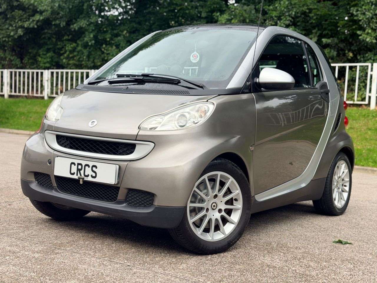 A 2009 SMART FORTWO 1.0 MHD Passion Coupe 2dr Petrol Auto Euro 4 (71 bhp) A 2009 SMART FORTWO 1.0 MHD Passion Coupe 2dr Petrol Auto Euro 4 (71 bhp)