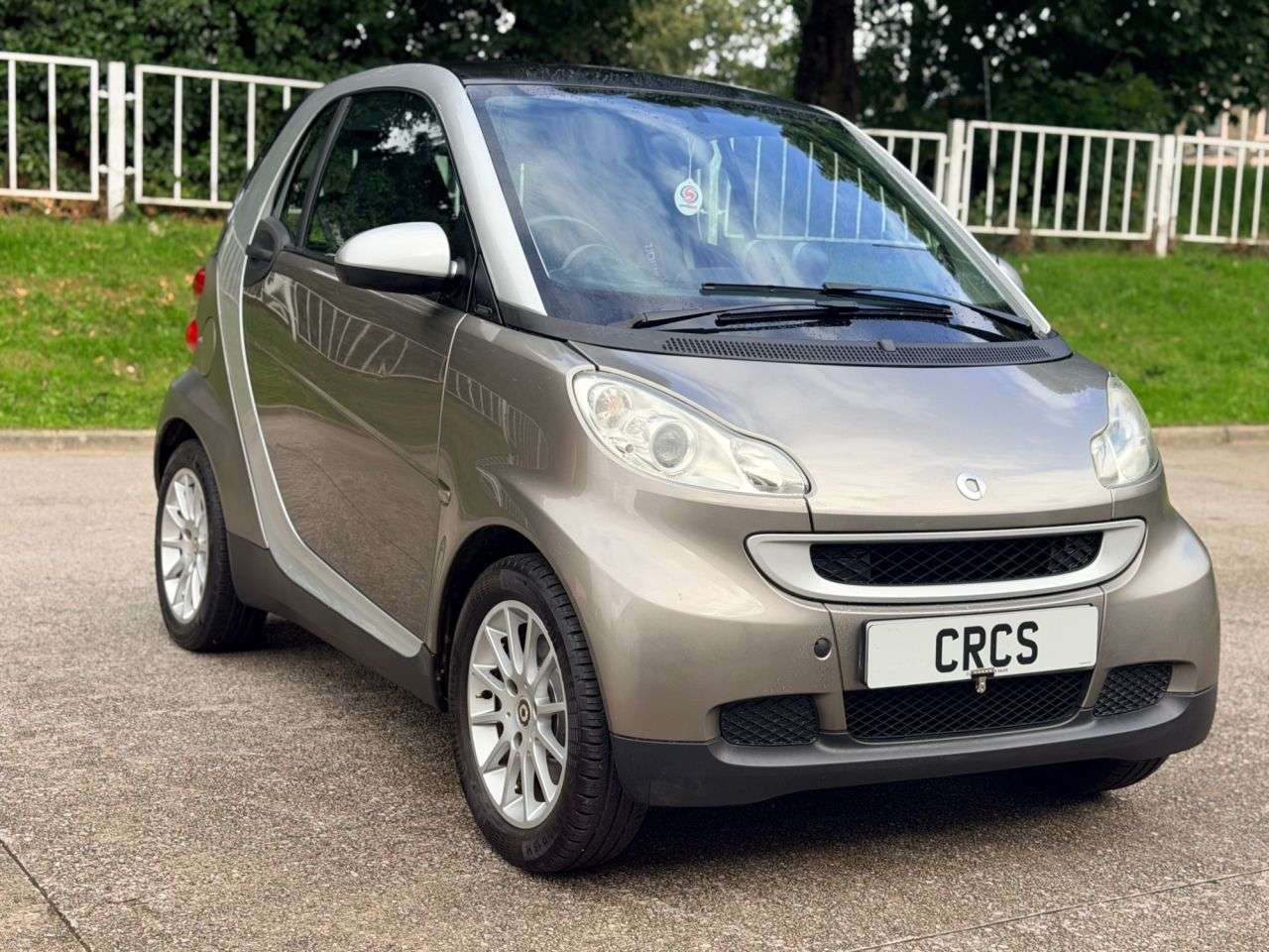 A 2009 SMART FORTWO 1.0 MHD Passion Coupe 2dr Petrol Auto Euro 4 (71 bhp) A 2009 SMART FORTWO 1.0 MHD Passion Coupe 2dr Petrol Auto Euro 4 (71 bhp)