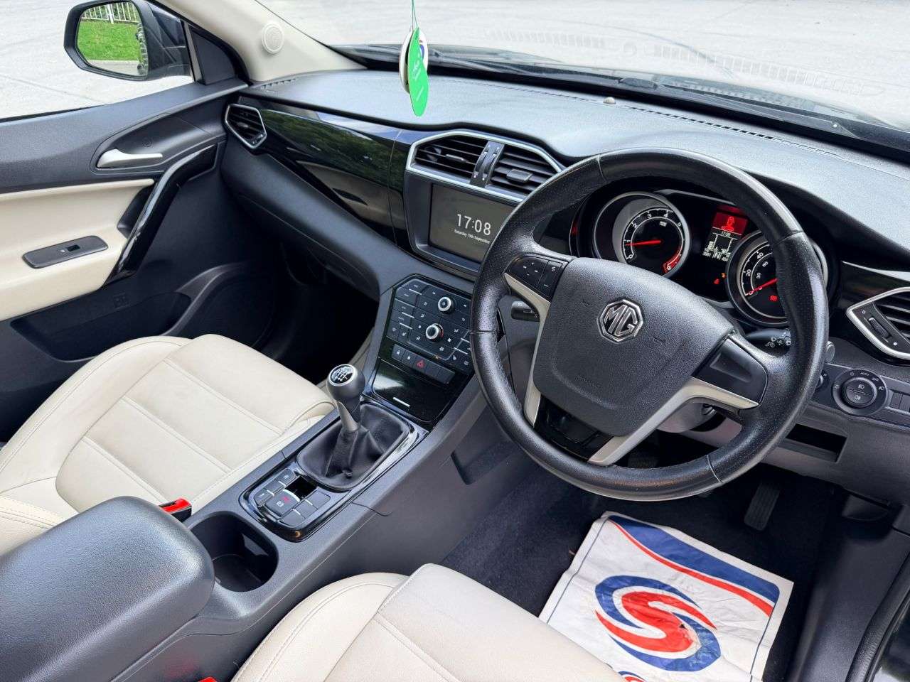 2017 MG GS 2017 MG GS