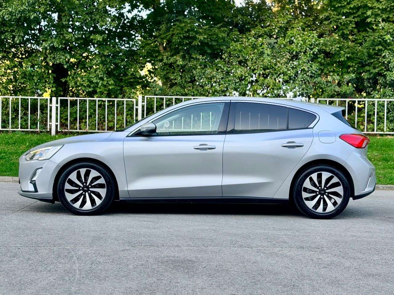 A 2019 FORD FOCUS 1.0T EcoBoost Zetec Hatchback 5dr Petrol Manual Euro 6 (s/s) (125 ps) RAC W A 2019 FORD FOCUS 1.0T EcoBoost Zetec Hatchback 5dr Petrol Manual Euro 6 (s/s) (125 ps) RAC W