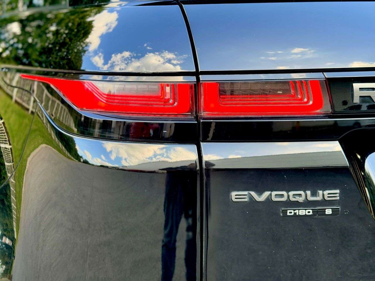 2019 LAND ROVER RANGE ROVER EVOQUE 2019 LAND ROVER RANGE ROVER EVOQUE