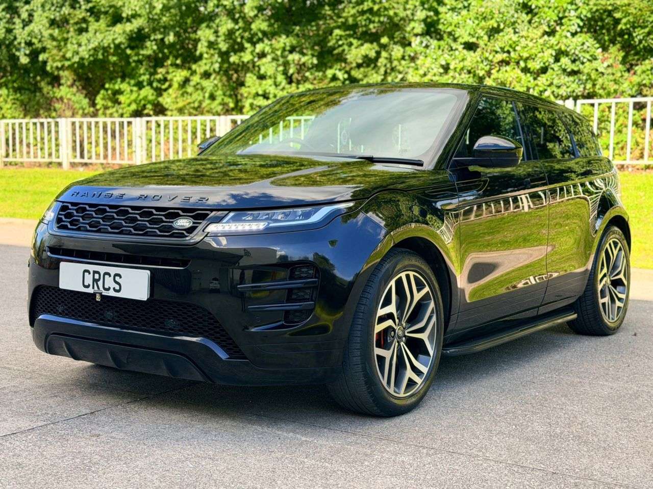 A 2019 LAND ROVER RANGE ROVER EVOQUE 2.0 D180 R-Dynamic S SUV 5dr Diesel Auto 4WD Euro 6 (s/s) (180 ps) SIDE STE A 2019 LAND ROVER RANGE ROVER EVOQUE 2.0 D180 R-Dynamic S SUV 5dr Diesel Auto 4WD Euro 6 (s/s) (180 ps) SIDE STE