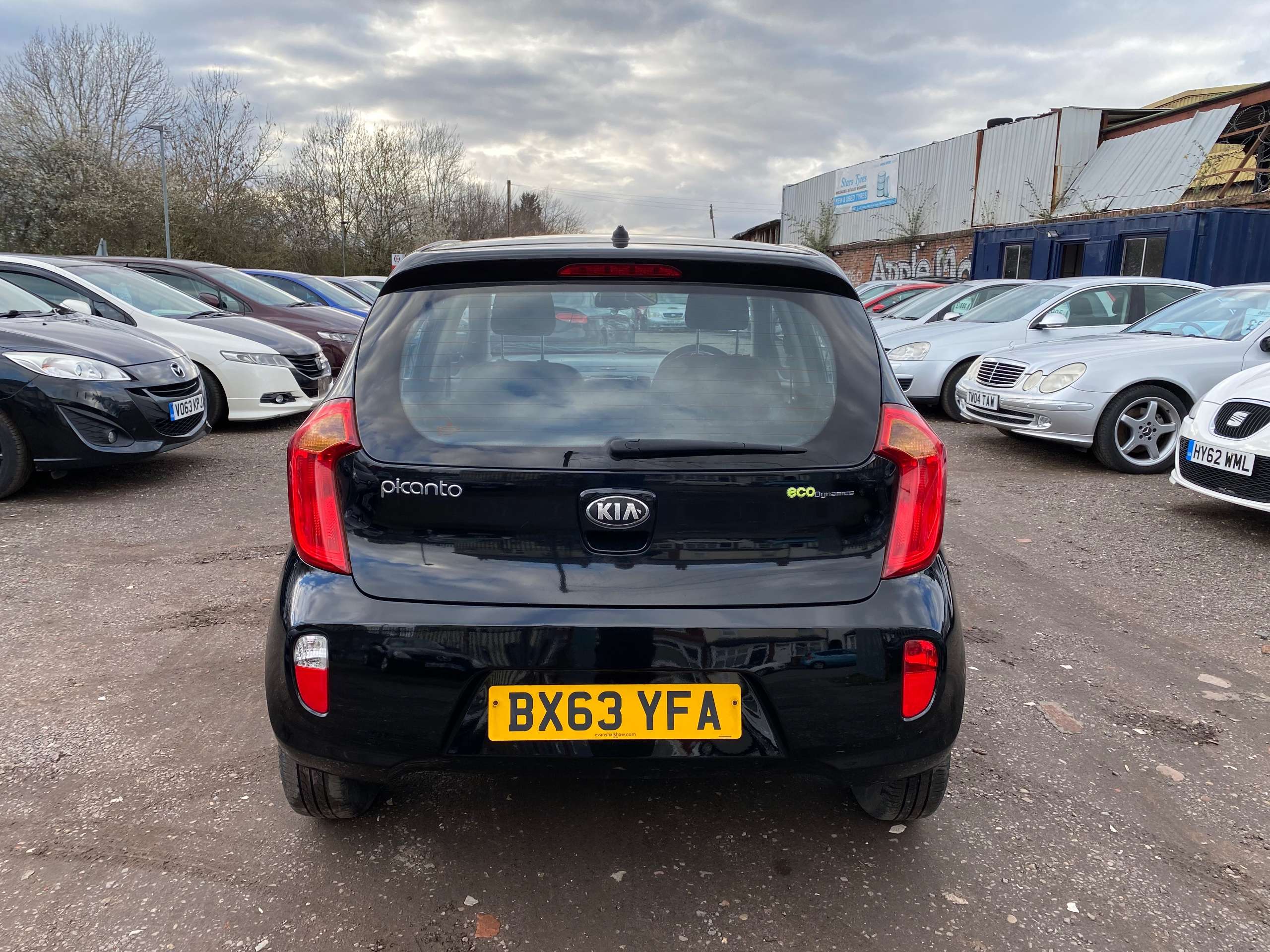 A 2013 KIA PICANTO 1.25 EcoDynamics 2 Hatchback 5dr Petrol Manual Euro 5 (s/s) (84 bhp) A 2013 KIA PICANTO 1.25 EcoDynamics 2 Hatchback 5dr Petrol Manual Euro 5 (s/s) (84 bhp)