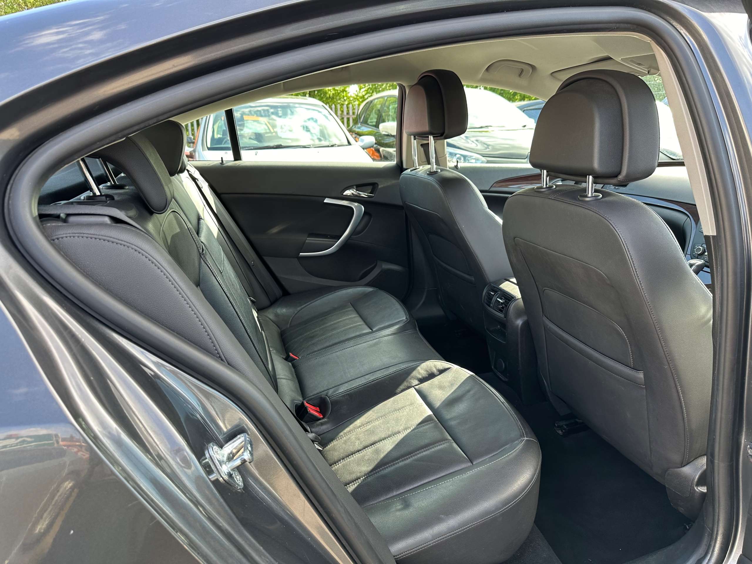 2011 VAUXHALL INSIGNIA 2011 VAUXHALL INSIGNIA