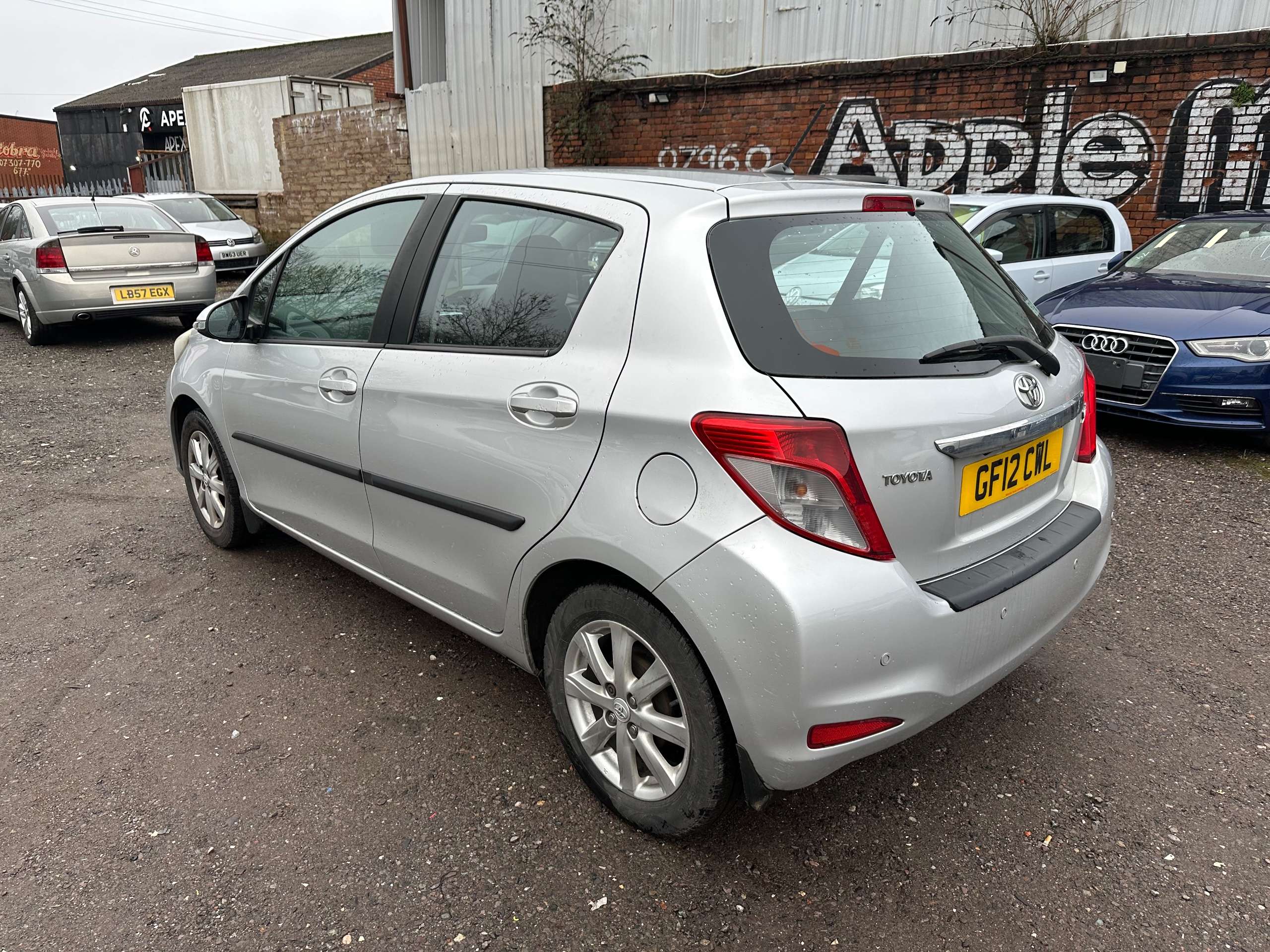2012 TOYOTA YARIS 2012 TOYOTA YARIS