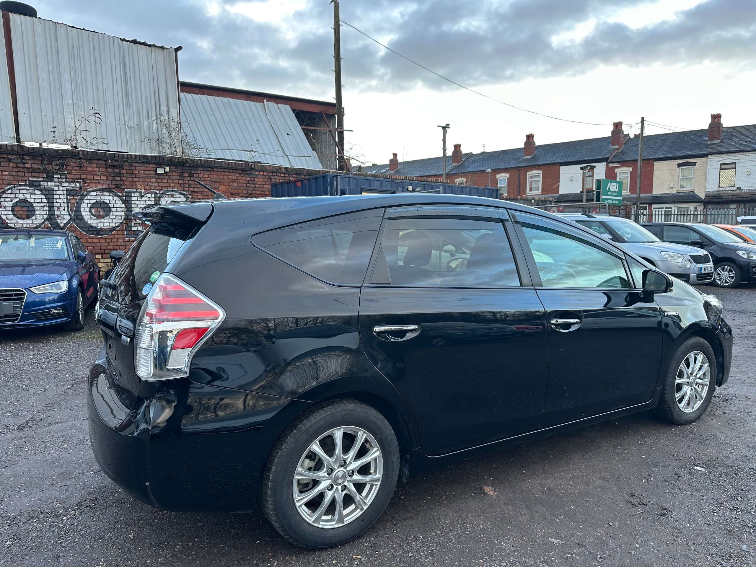 A 2020 TOYOTA PRIUS+ Right and drive A 2020 TOYOTA PRIUS+ Right and drive