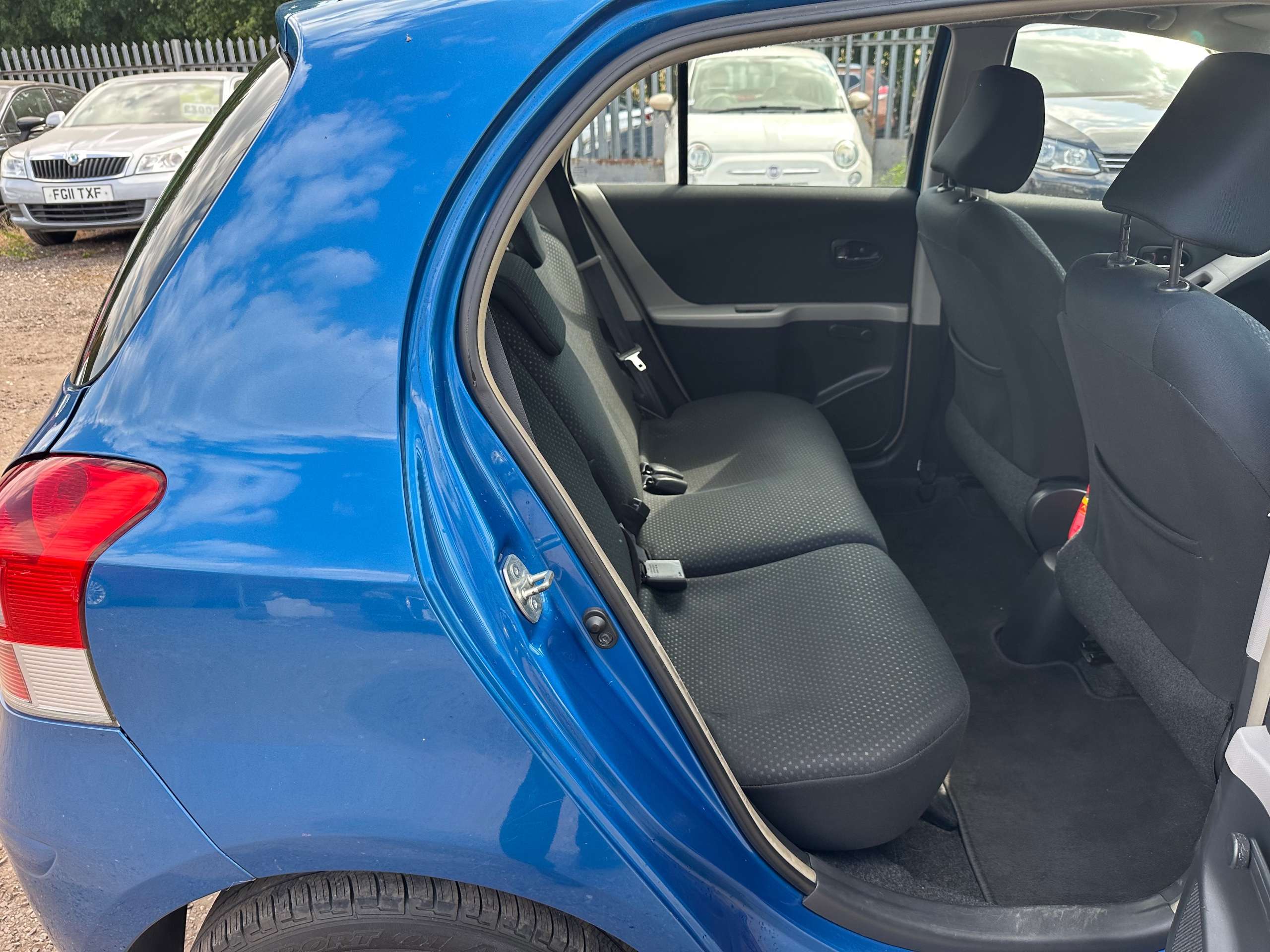 2010 TOYOTA YARIS 2010 TOYOTA YARIS