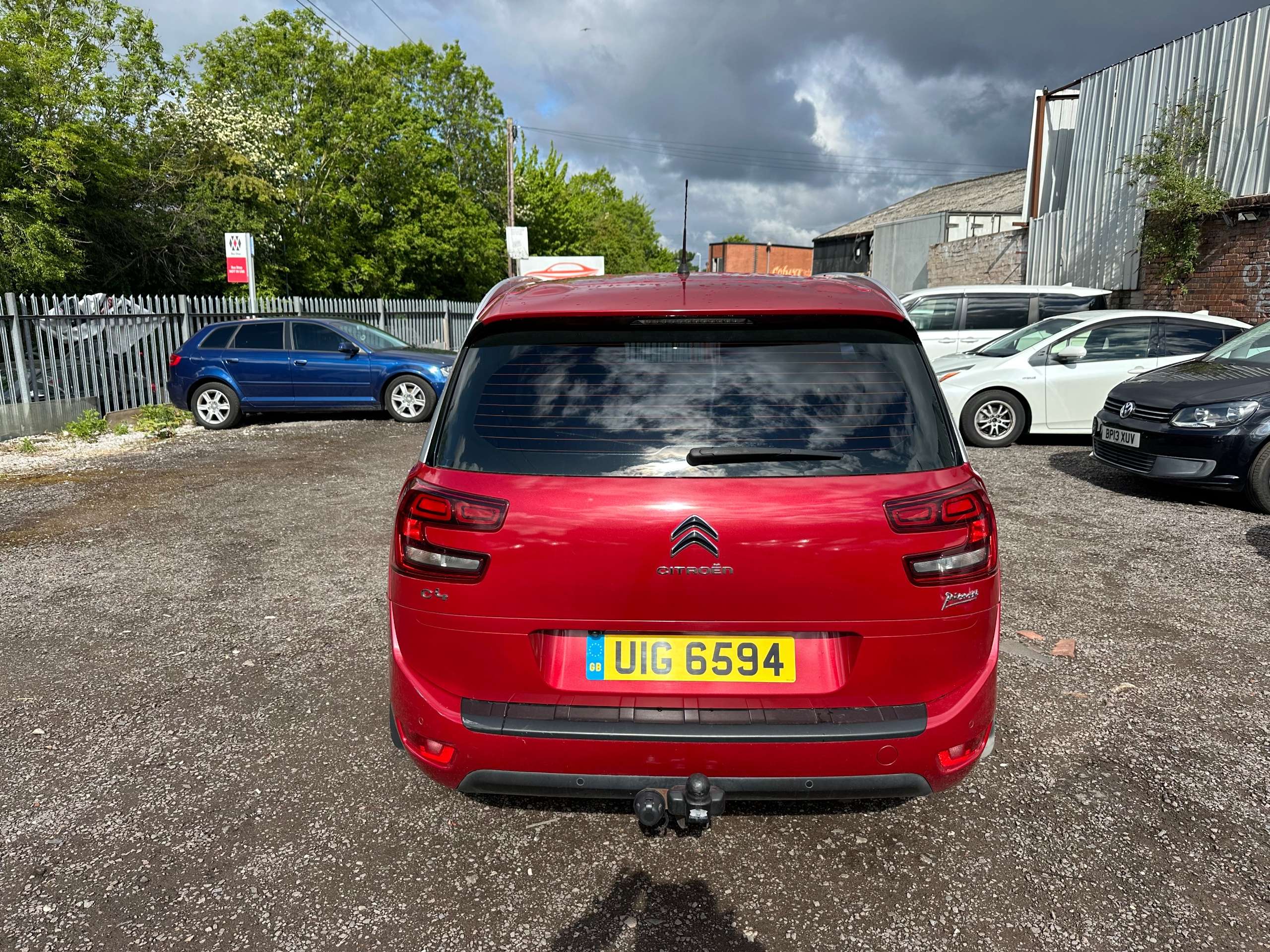 A 2017 CITROEN GRAND C4 PICASSO 1.6 BlueHDi Feel MPV 5dr Diesel Manual Euro 6 (s/s) (120 ps) A 2017 CITROEN GRAND C4 PICASSO 1.6 BlueHDi Feel MPV 5dr Diesel Manual Euro 6 (s/s) (120 ps)